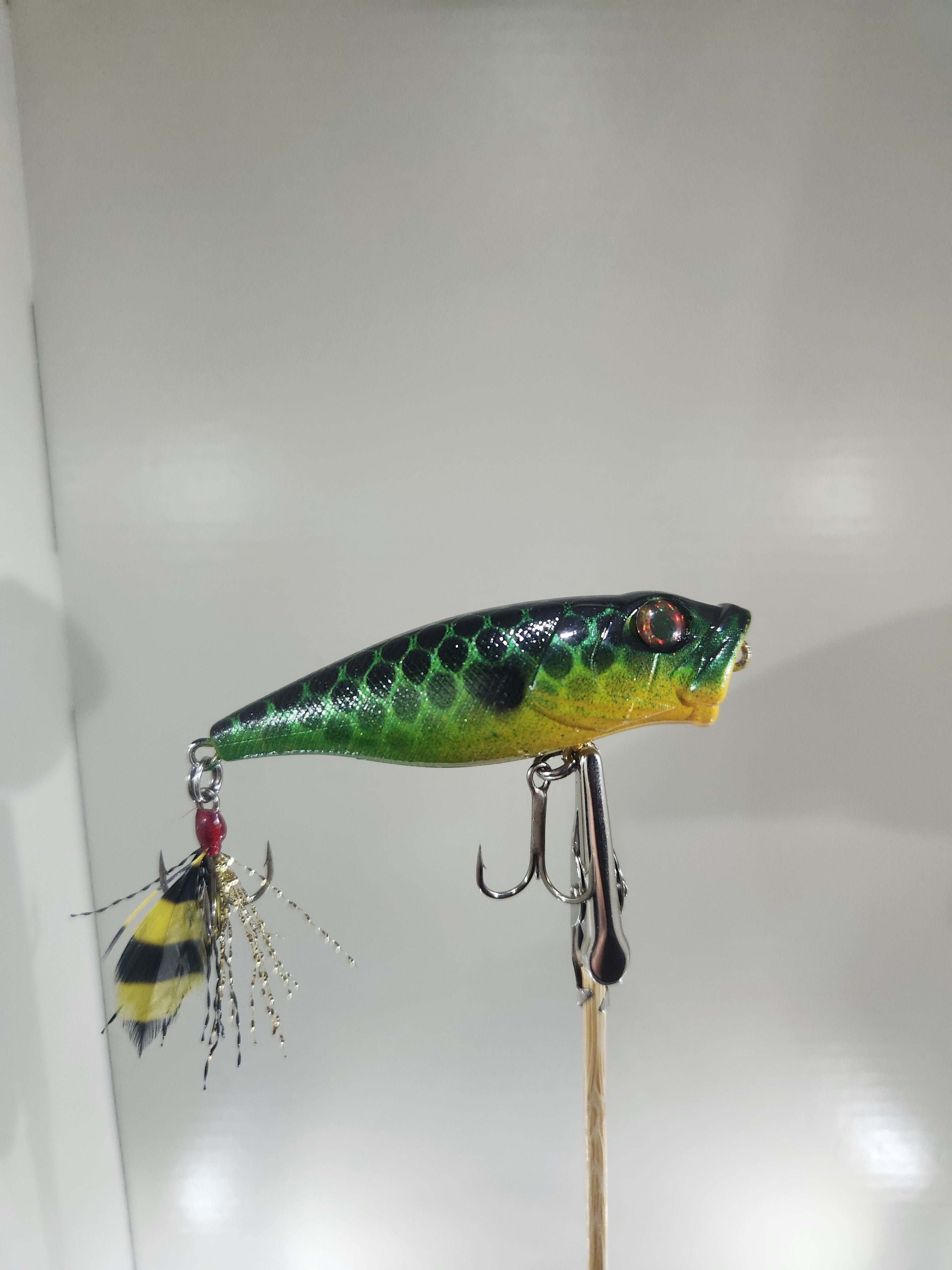 bass shad lures Headbanger Cranky 4" Black/Silver rigged to reach desired depth Bass Pop (Sunburst Shad)